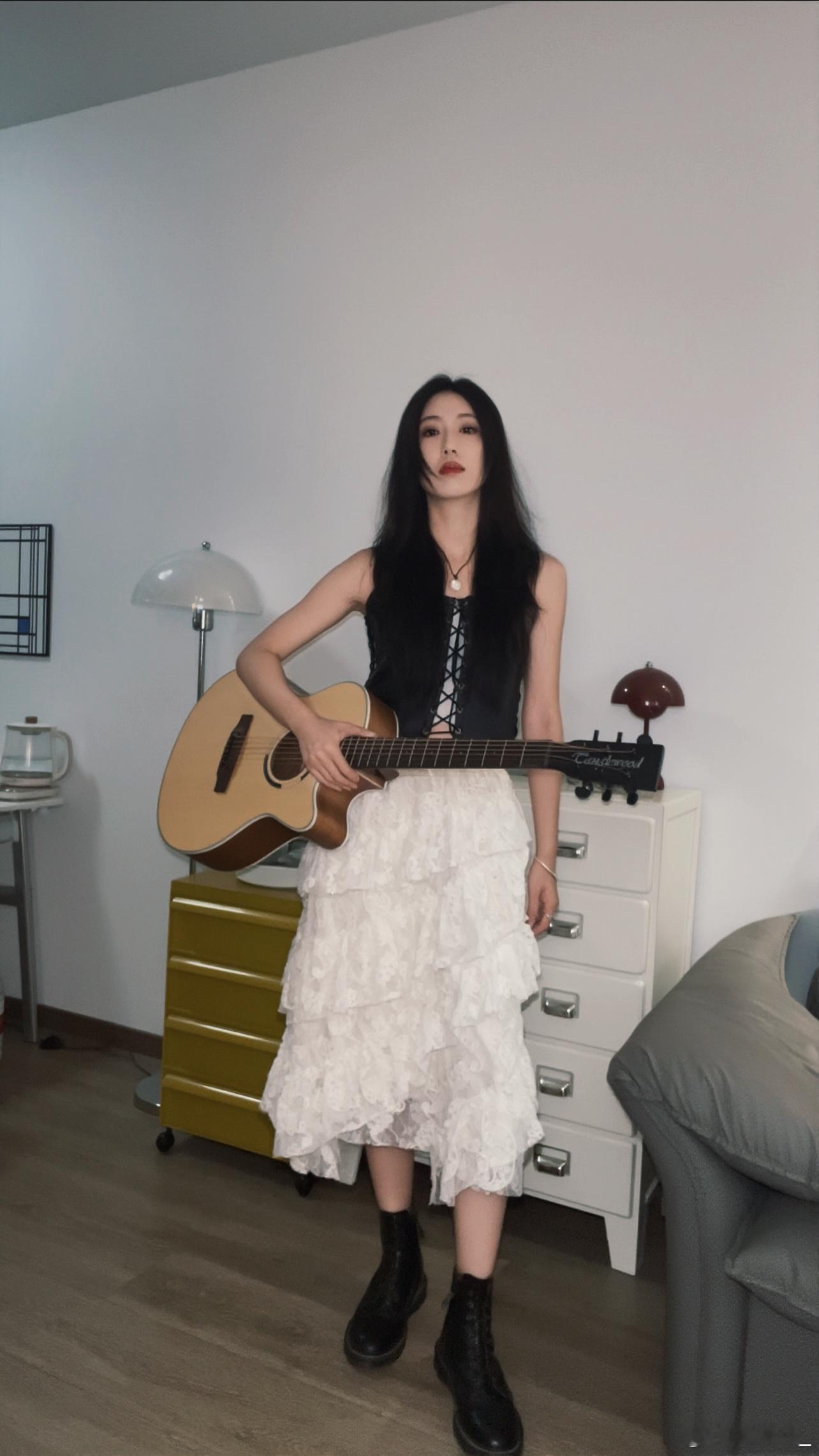 千禧年摇滚穿搭回忆杀🎸 