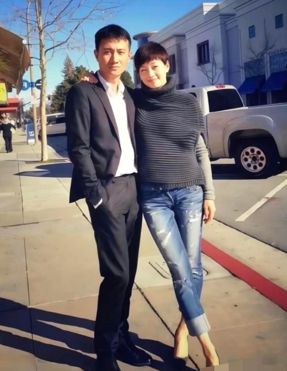 金童玉女全散了，你的人生跟谁走岔了！
二十年前霸屏的那几对“金童玉女”，现在一个