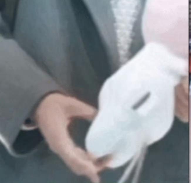 这个图空瓶的时候见过不下百次了吧，真是🦐了眼才能想出来用这个脏东西污染我哥……