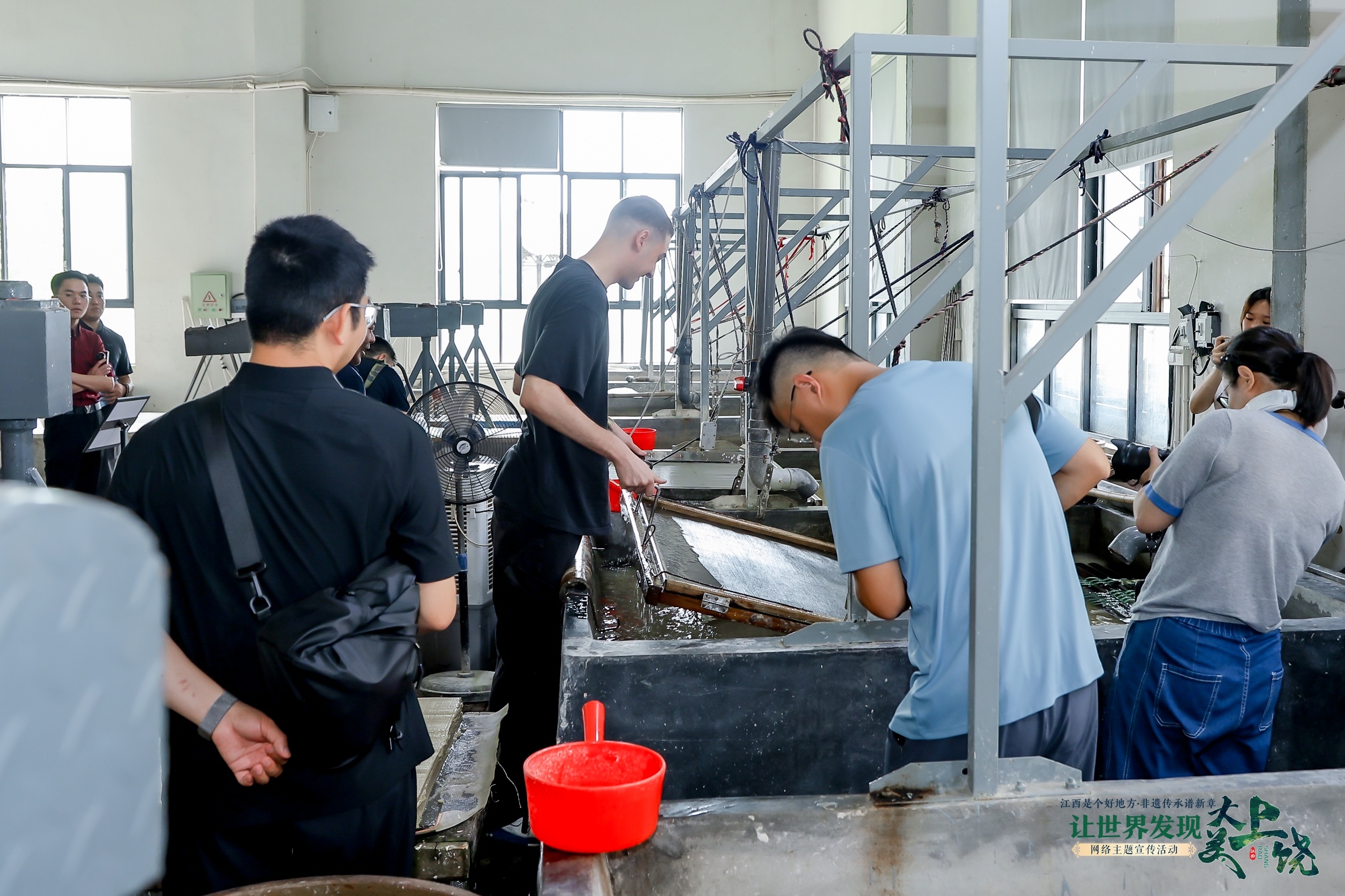 走进非遗里的上饶解锁中国文化这次走访铅山连四纸基地，真切感受到传统技艺的魅力，看