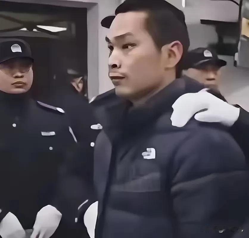 我看了那个新闻，好几天没缓过劲来。简单说，就是有个姓崔的，把他关系特别好的哥们儿