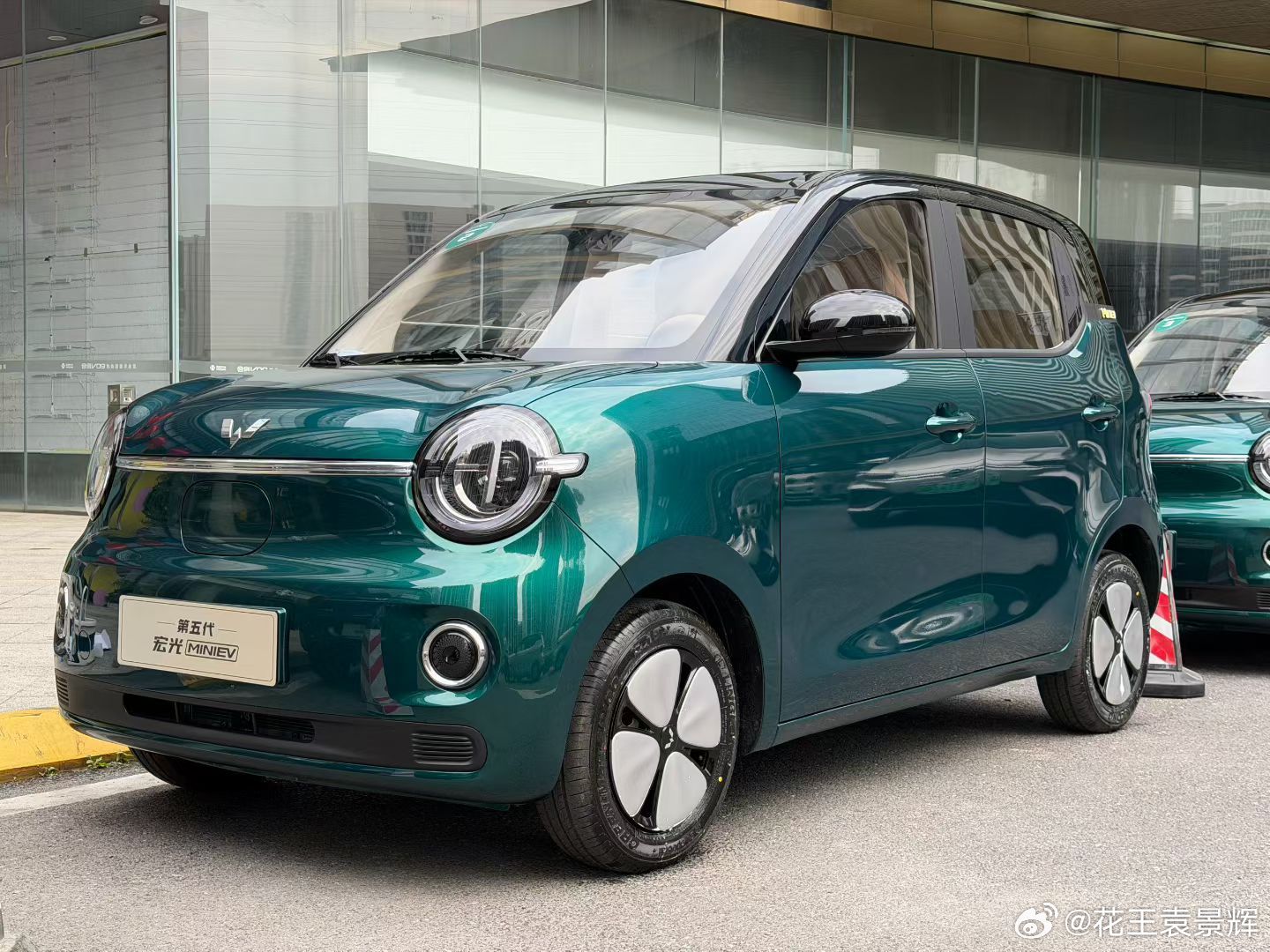 来了来了第五代宏光MINIEV还是那么可爱Q萌！ 