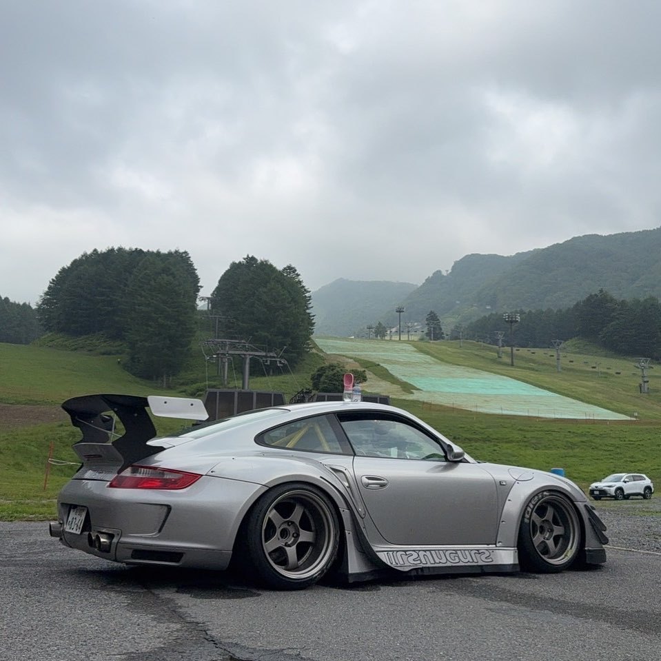 RWB｜🏔️在日光滑雪场下，遇见一台“战斗机”级的RWB！Ramintra I