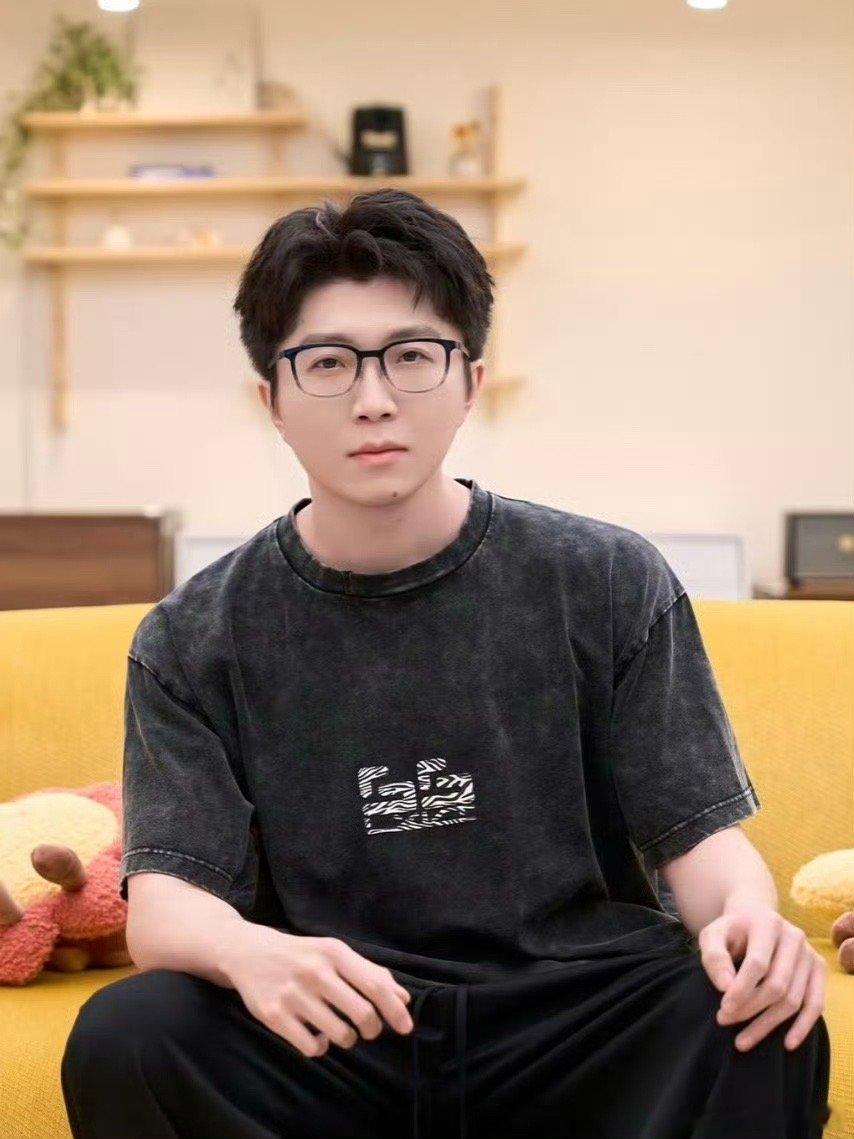 谁懂毛不易这几首歌对考生的杀伤力娓娓道来的感觉啊！“可是我偏偏就是不想要转弯，就