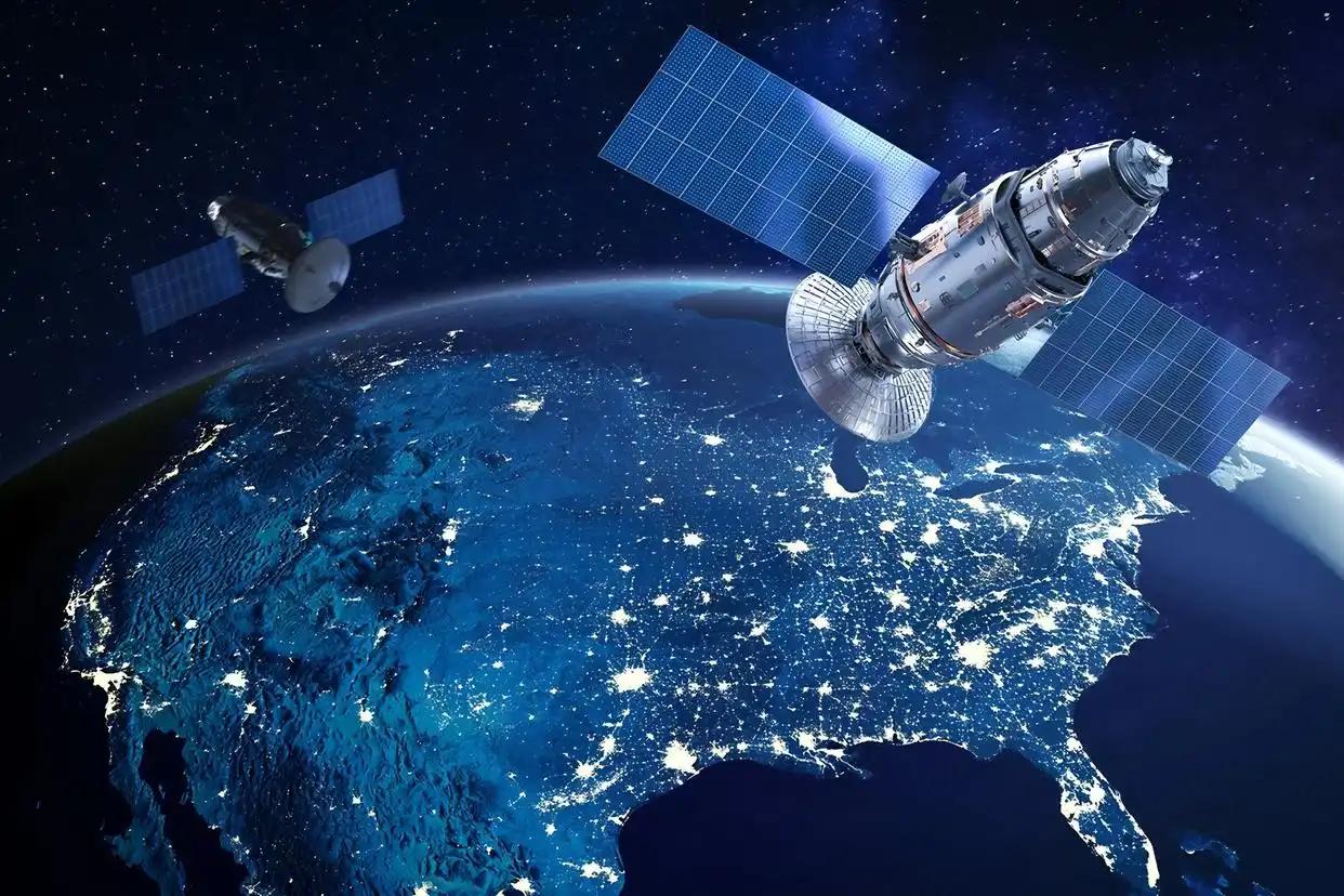 号称覆盖全球 160 多个国家、连北极冰原、太平洋孤岛都能连上的星链，一到中国上