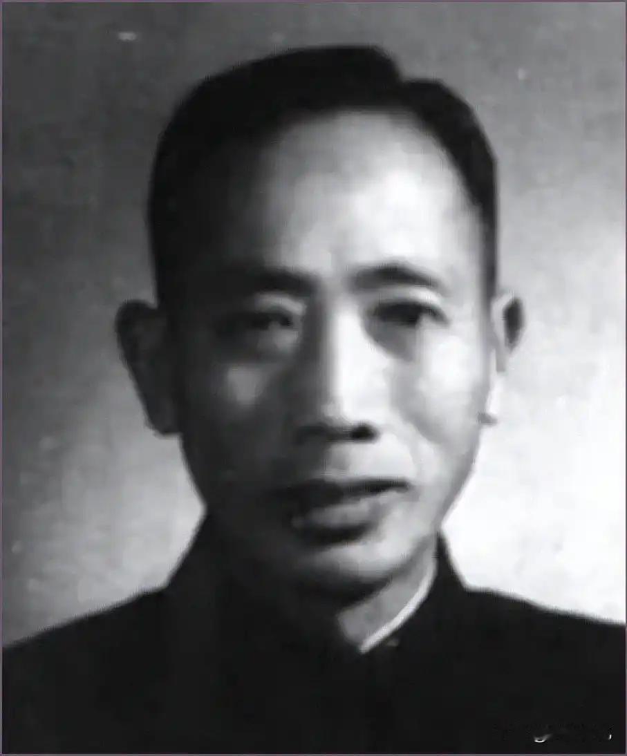 1956年，彭德怀在军委大楼追着一个军长满楼跑，只为给他授衔，此人曾是蒋介石点名