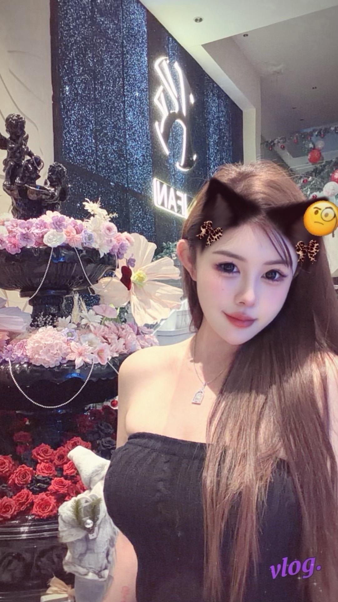 开❤️就笑  不开心就过会再笑