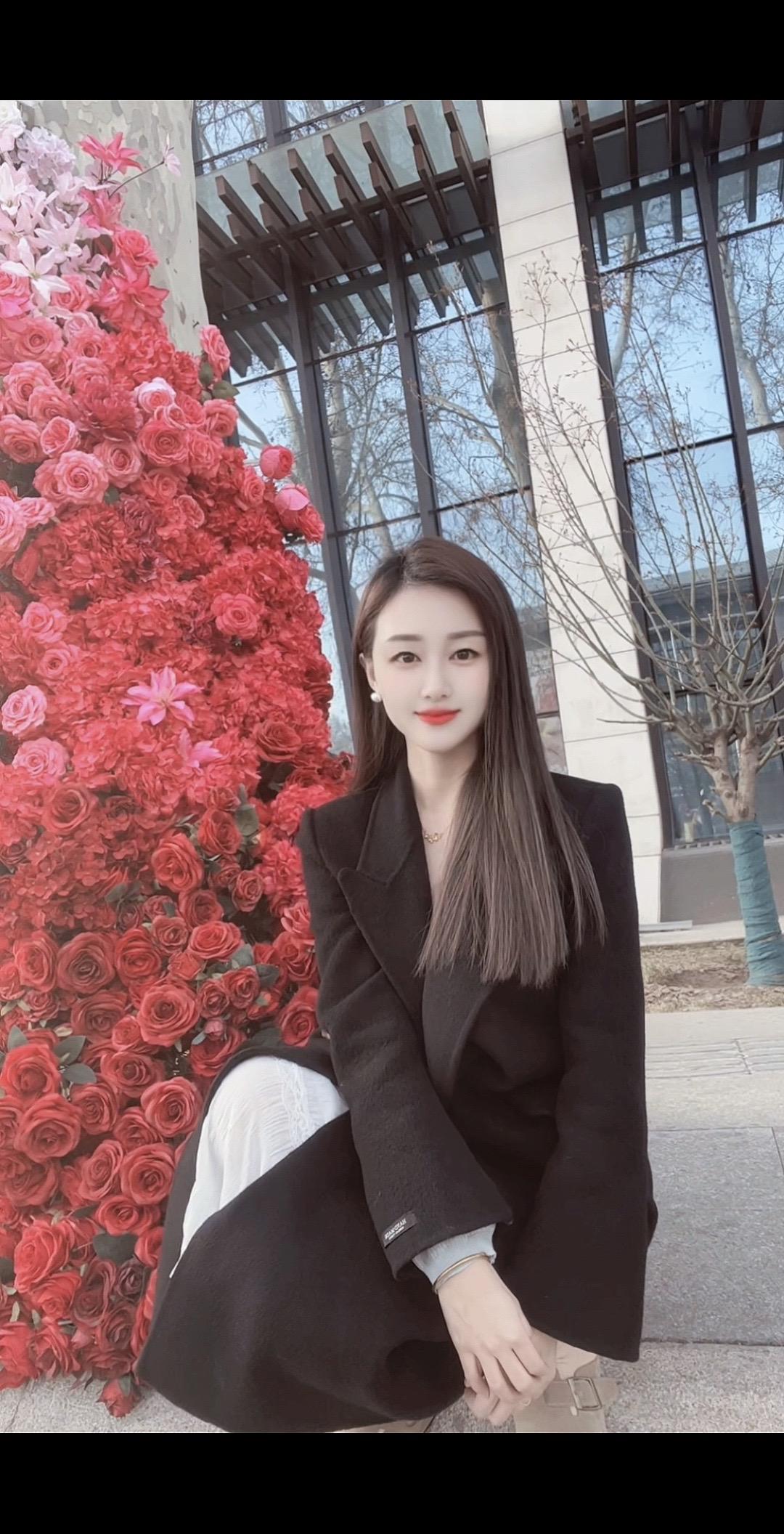 我该如何写你…… 写你十几岁就踏入社会，岂不知光阴如骏马加鞭，日月如落...