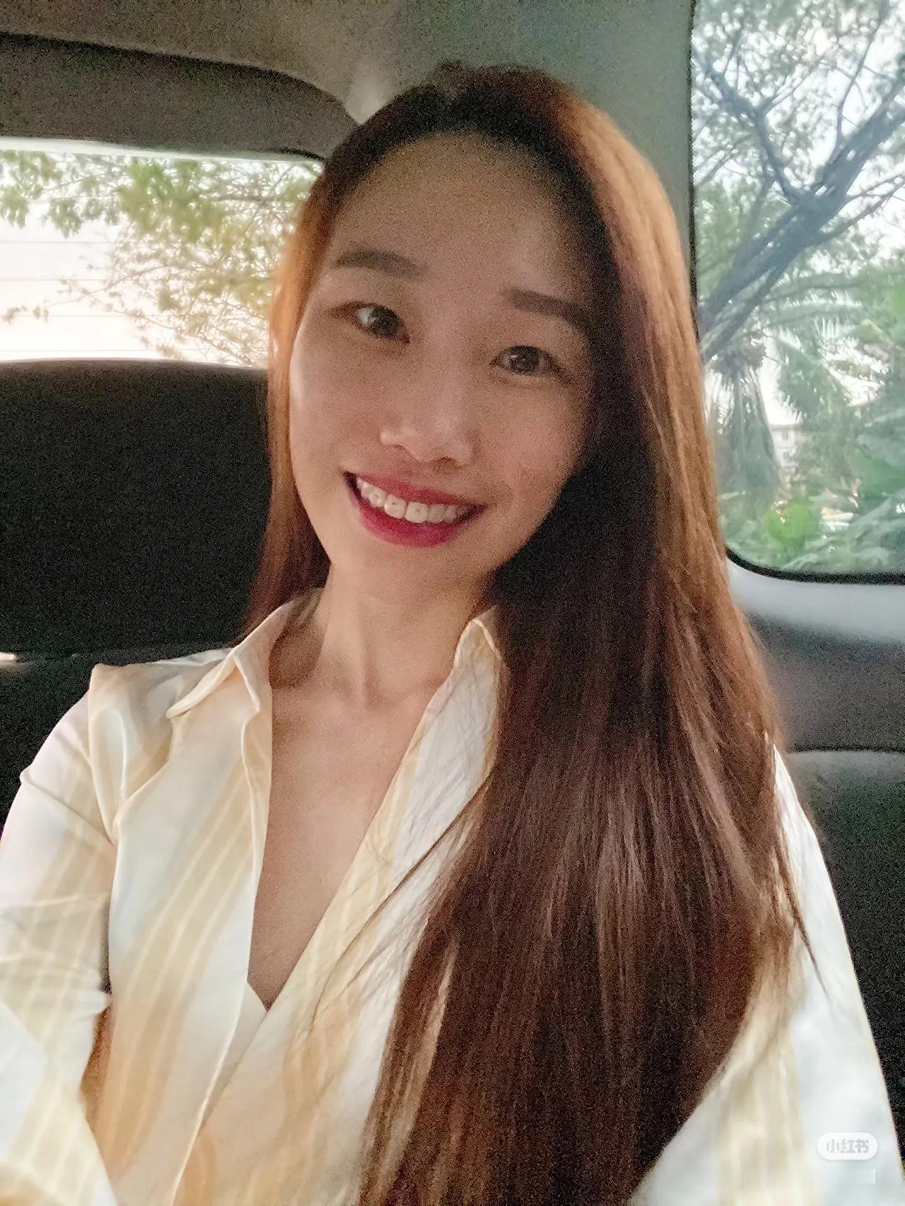 话说大马近几年就推出了许多样靓身材正，气质也相当不错的新晋博主，而亮晶晶就是其中