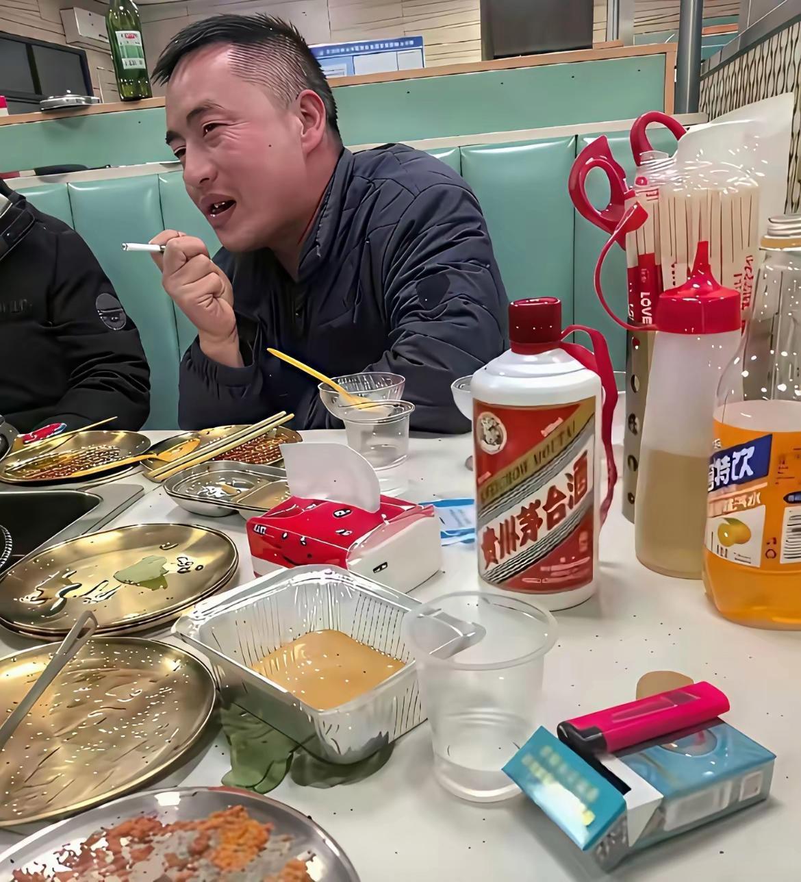 你们觉得他是有钱人吗