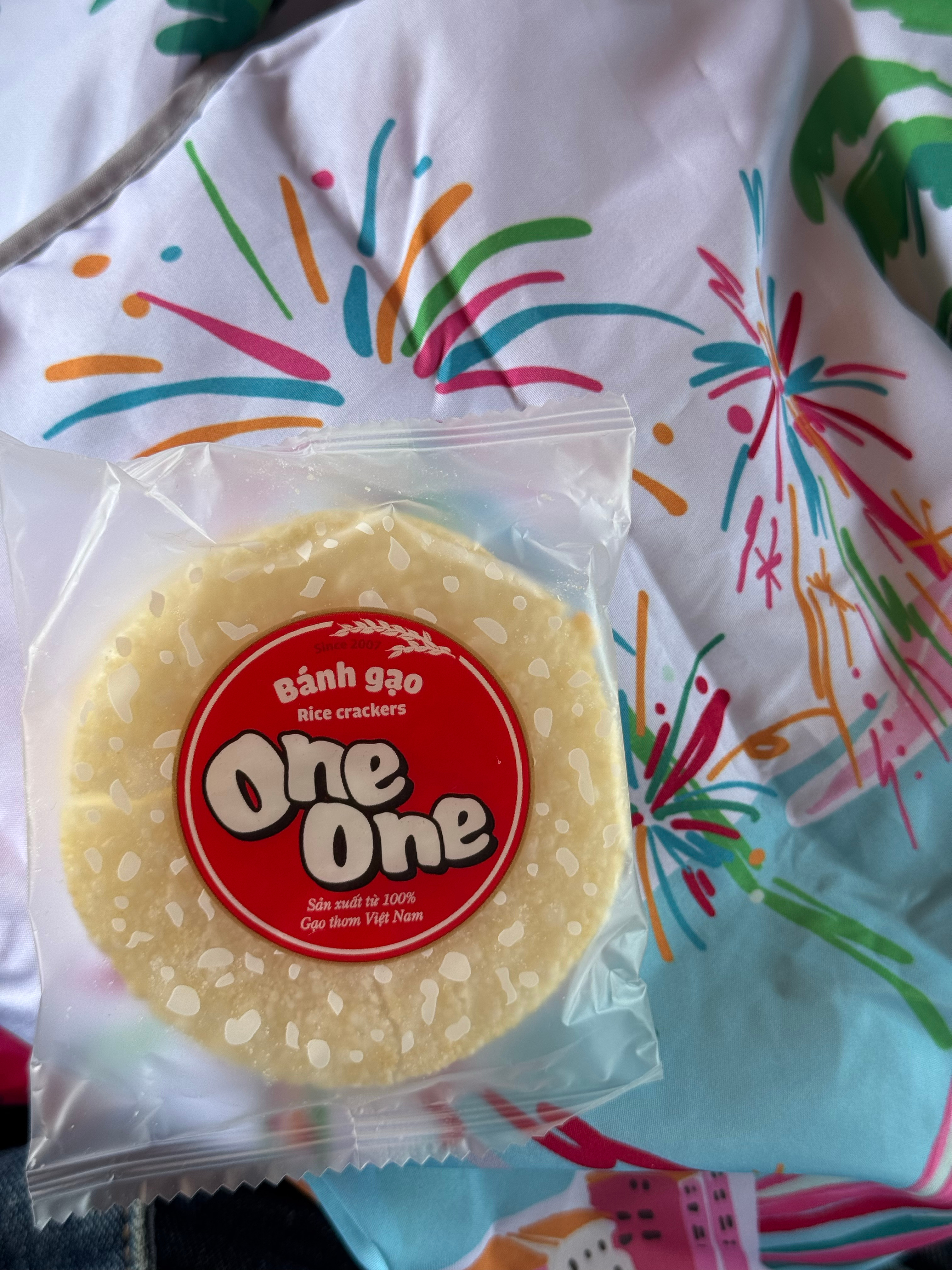 这边的雪饼仙贝怎么也叫one one莫名其妙的谐音梗[哈哈]  ​​​