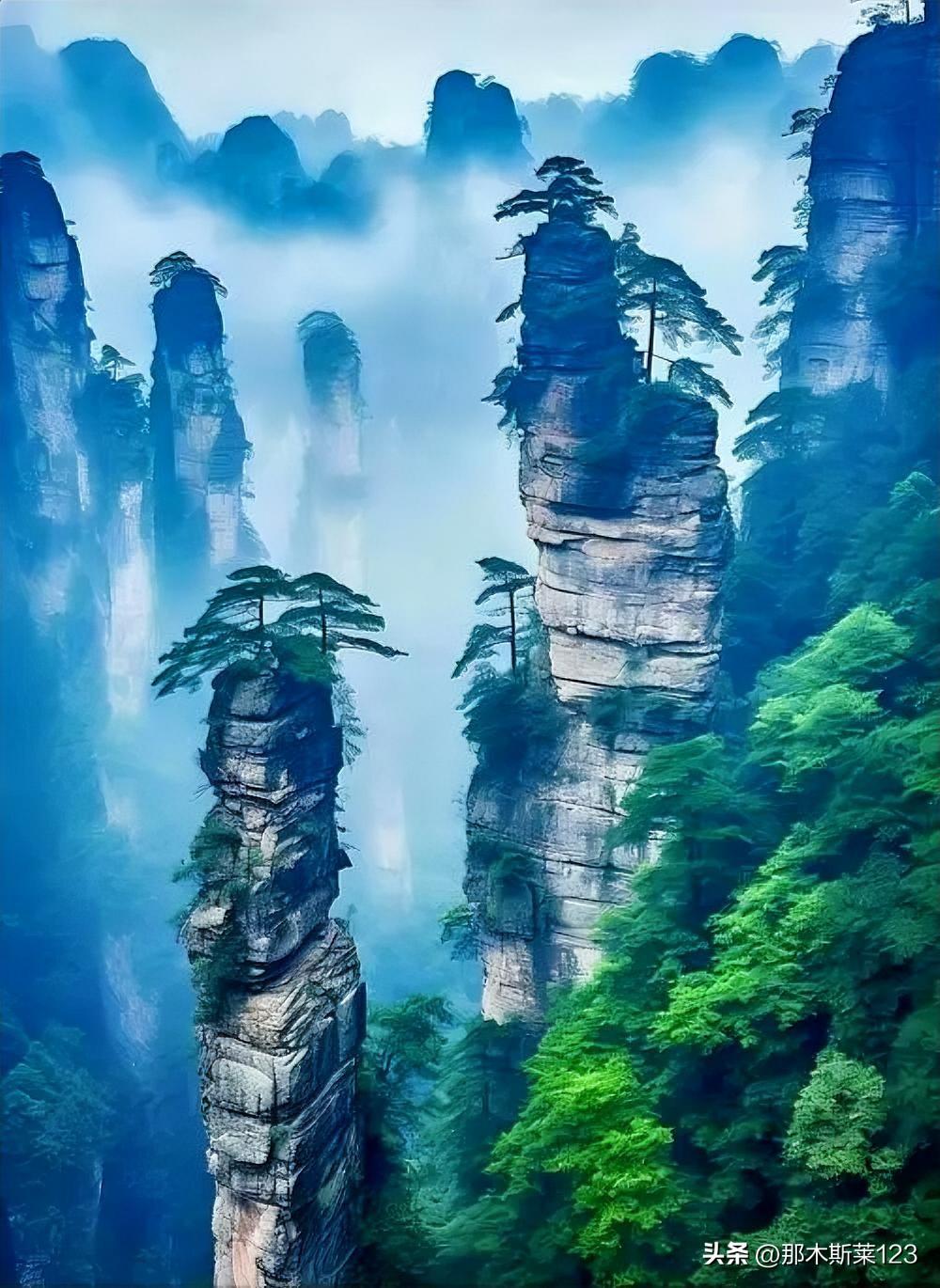 《头条邀对》(89)
上联:雾绕山峰如仙境(头条)
下联:云缠海岛似蜃楼(原创)