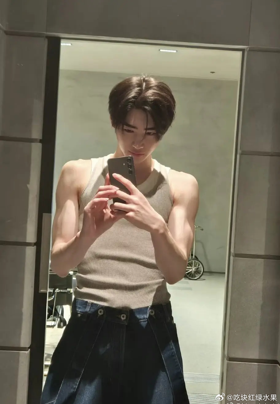 朴成训到底哪里变了？就是感觉完全不一样了 