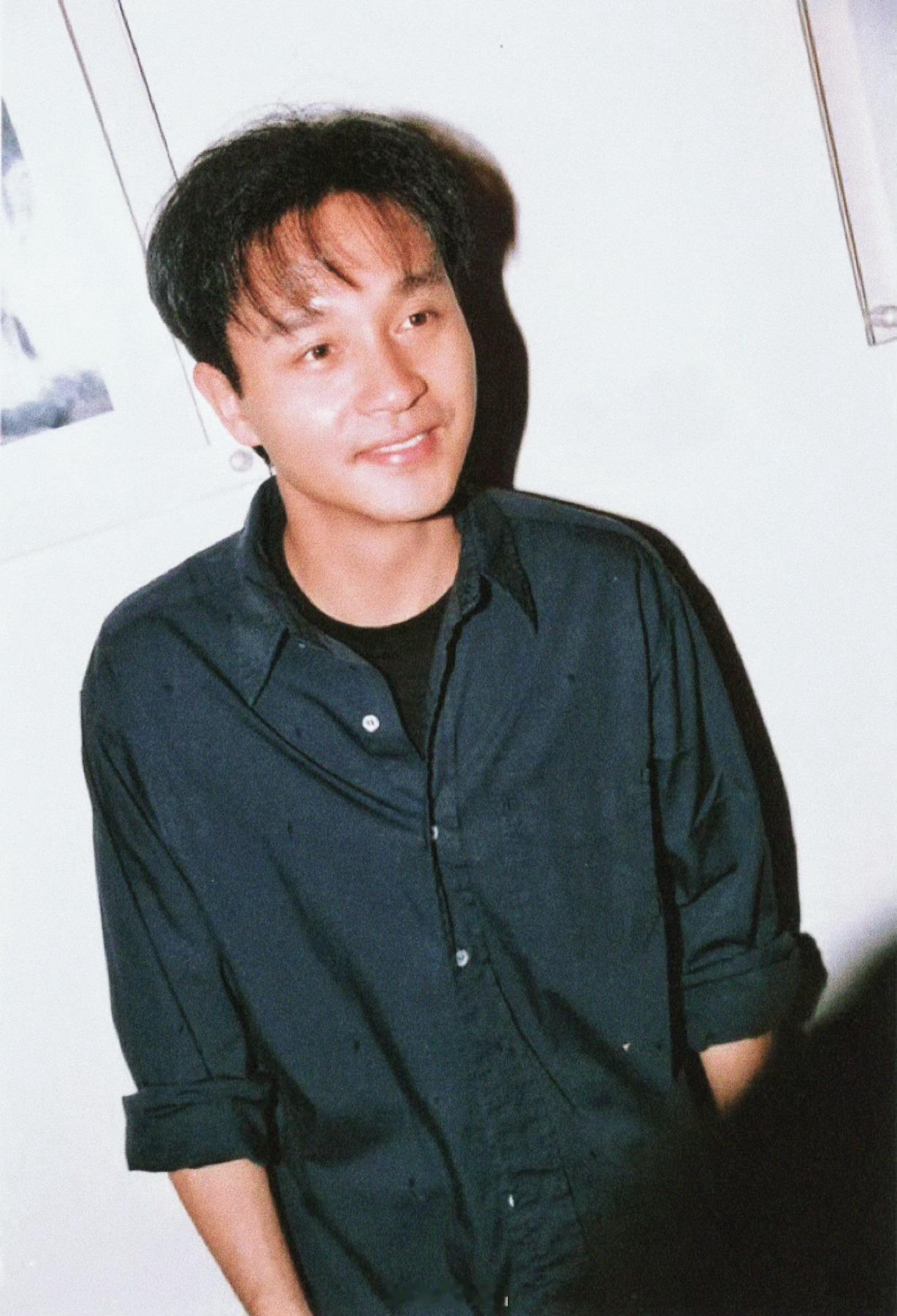 张国荣搭乘花絮去幕后 一双水汪汪的柔润双眸✨——1996年拍摄【（色）Viva（