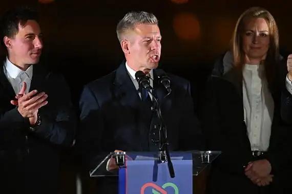 第一时间就对中国喊话了！在击败欧尔班之后，蒂萨党主席毛焦尔·彼得对我们喊话了！