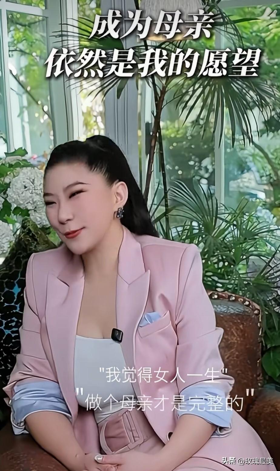 “我觉得女人的一生，
做一个母亲才是完整的。”
41岁的coco如今还是认为，成