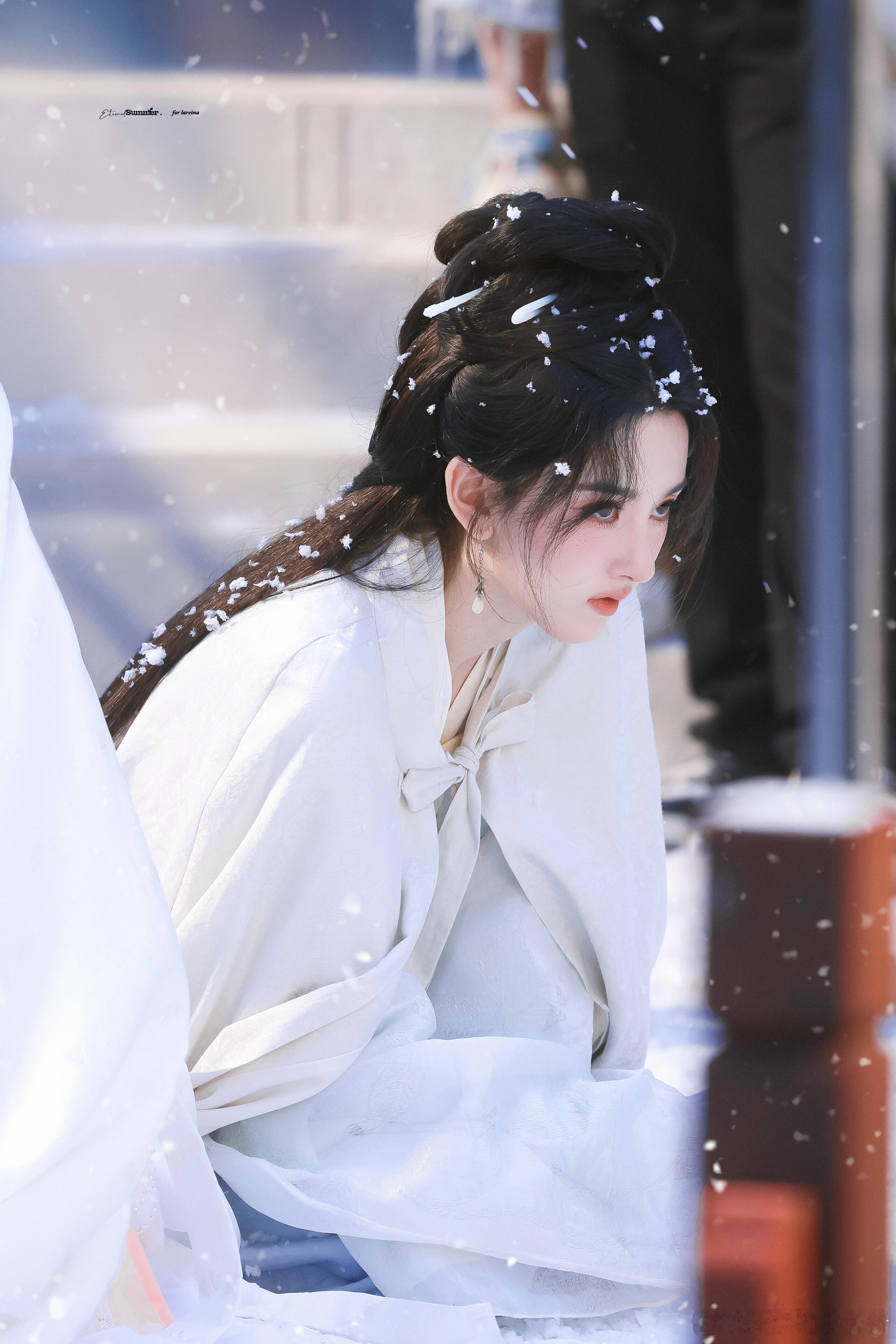 谁给周也宋祖儿递个本子 很多人看完这段剪辑都在喊话剧组，这么契合的演员组合很难遇