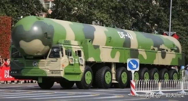 一枚东风41能直接摧毁一艘航母吗？说实话，一枚东风41想干掉十艘航母都没问题。很
