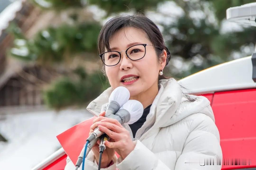 在漫天大雪中，前日中友好协会会长加藤紘一的女儿加藤鲇子的众院选举之路正式开启！