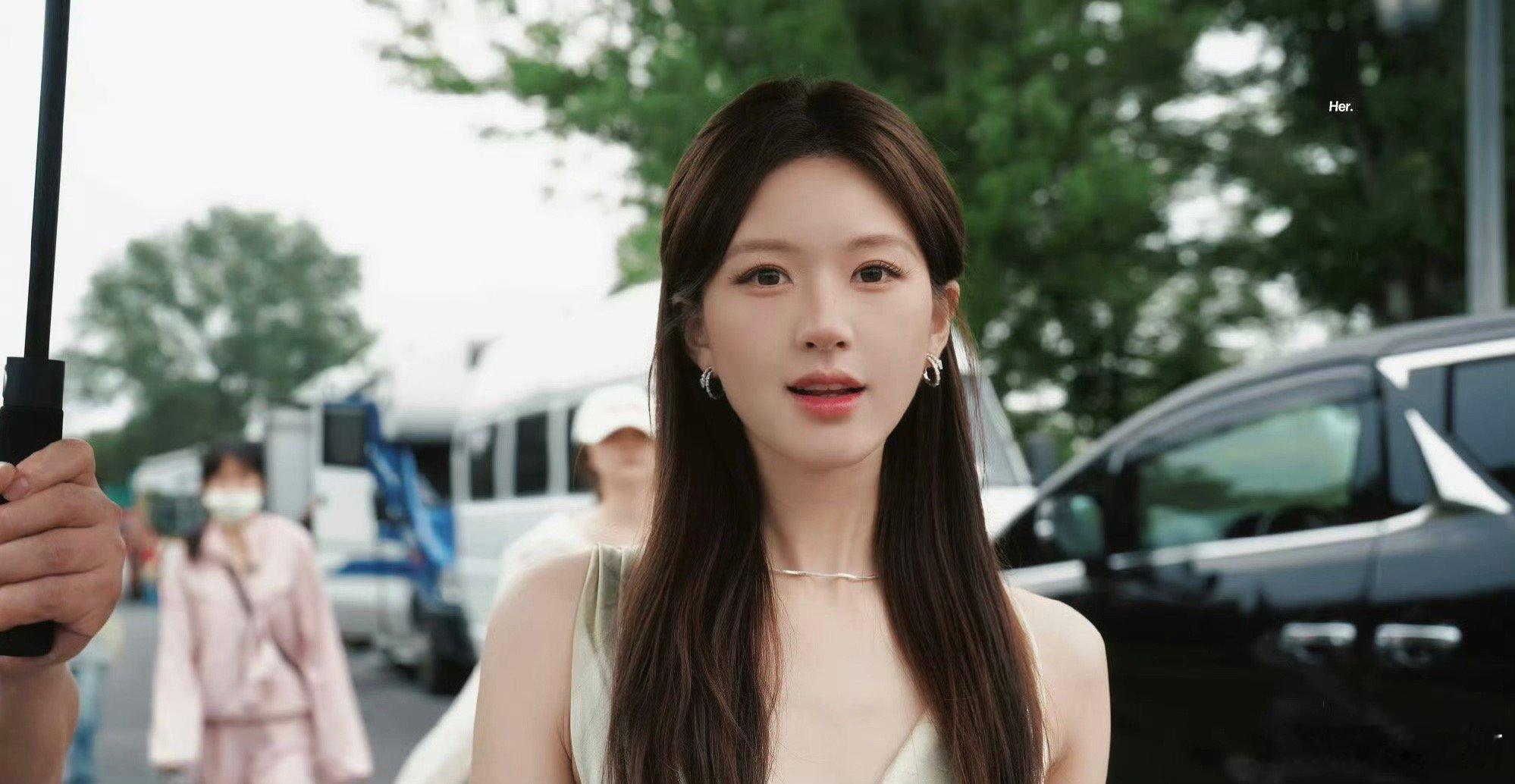 白鹿这个风格和赵露思有啥区别？ ​​​