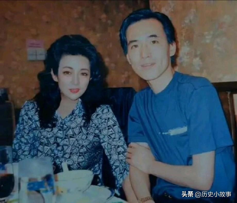 张敬，加代的妻子，军人世家，父亲是北海舰队海军航空兵战斗机飞行员，她曾是演员，登