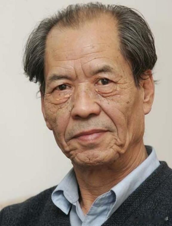 陕西著名作家陈忠实去世至今已经十年了，这时网上有不少怀念陈忠实的纪念文章和一些陈