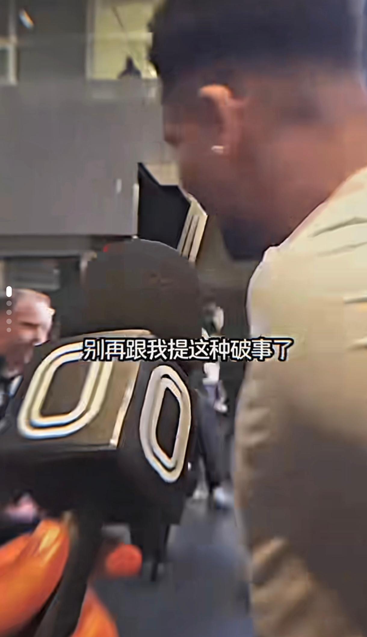 笑死，大半夜刷到一个博主追着NBA众球星问：“詹姆斯退役那天，你会哭吗？”
我第