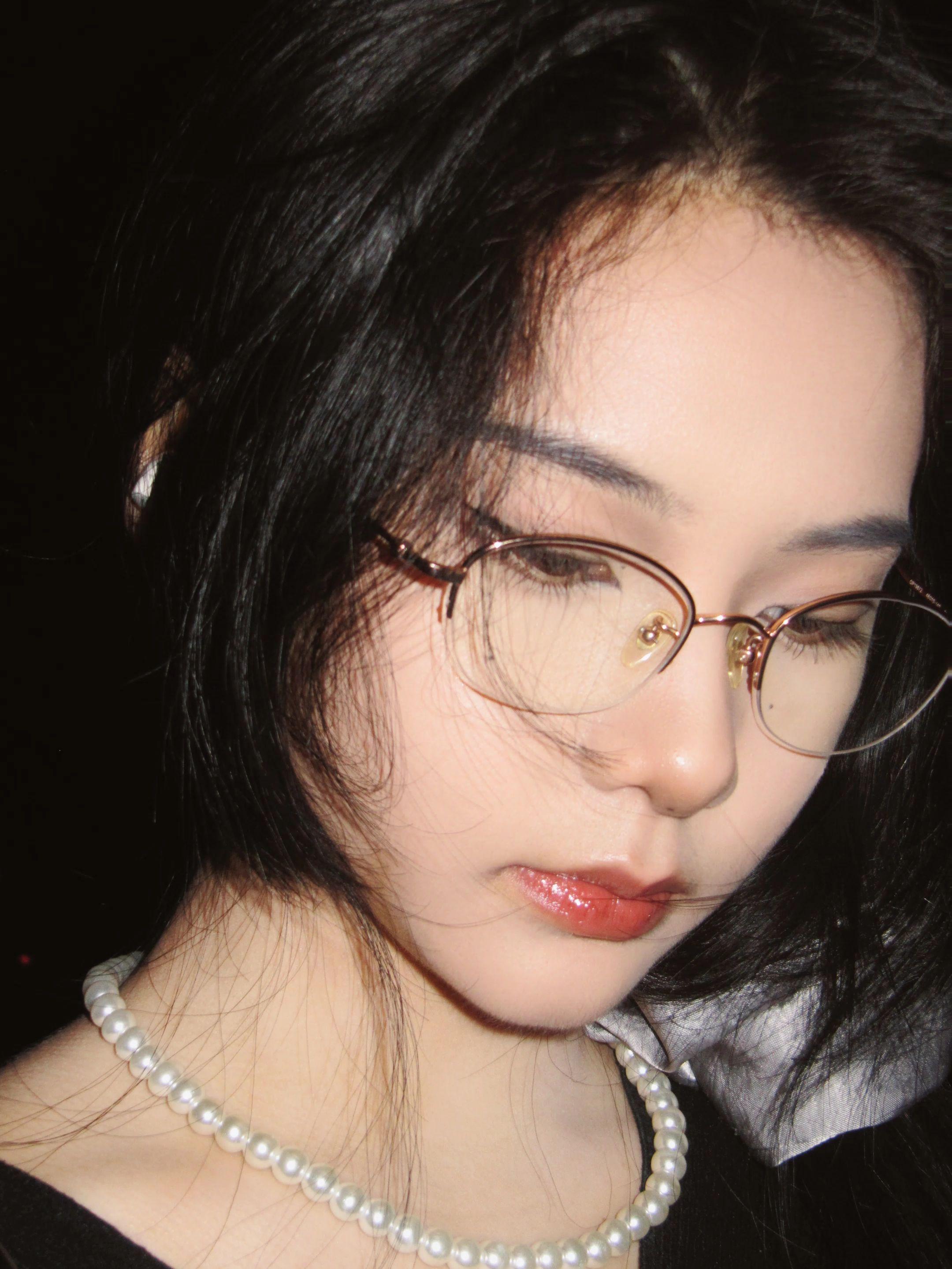 你对姐姐流泪吧 姐姐我会给你擦的 不要这样沉默下去 然后与姐姐分离