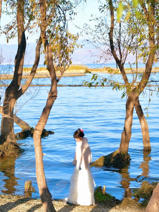 大理独特的“洱海蓝”蓝得通透.蓝得静隘