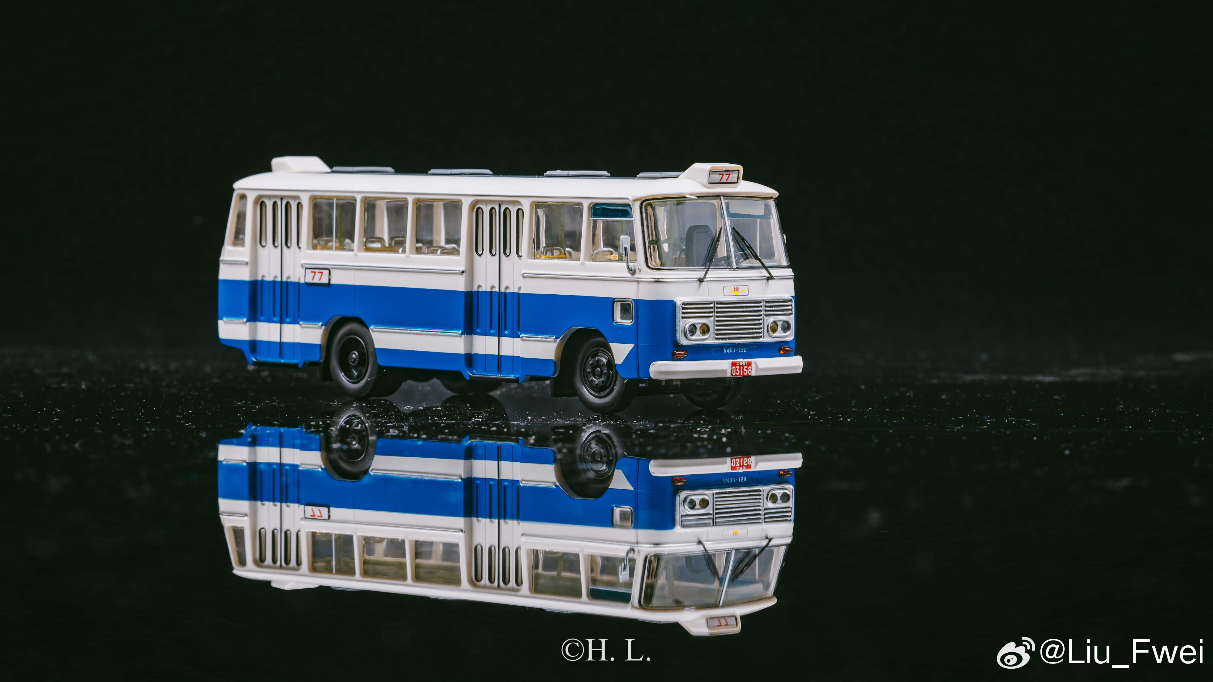 1:64 上海客车厂SK640系列模型。SK640 小路牌45路浅蓝色SK640