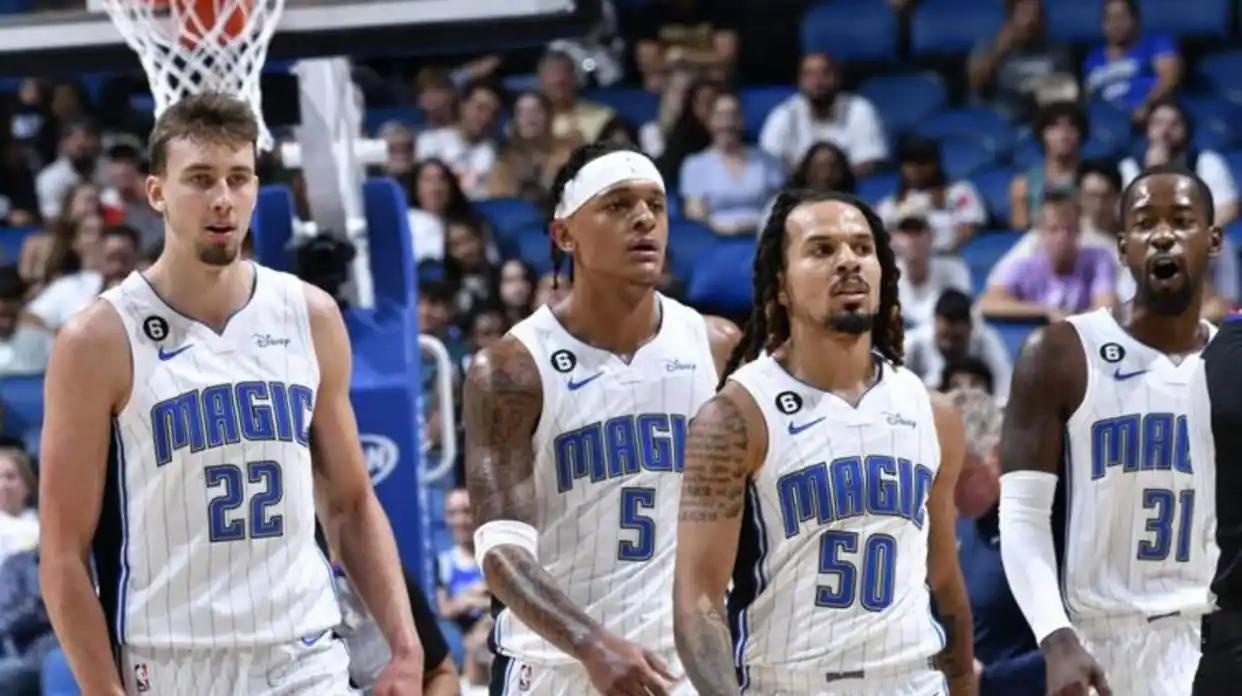 活塞为何打不过魔术队，就是因为魔术队的是得分点多，活塞除了坎宁安和哈里斯能够得分