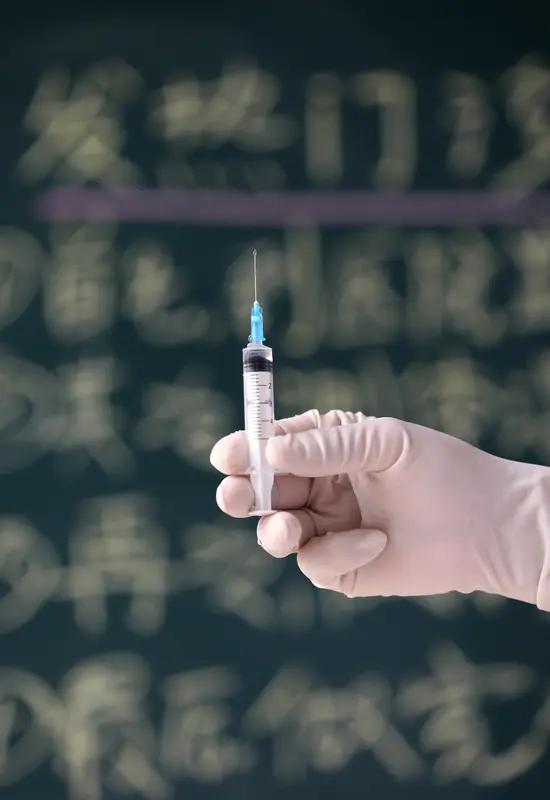 基础医学也挺好，进到高校当老师了

那年高考，
本来要报考临床医学
但分数线高