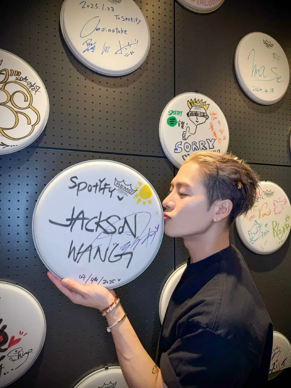 18点整ig直播 各位不见不散🫶。