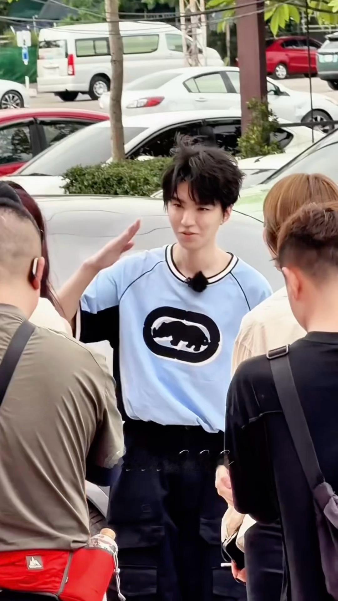人类真的不能没有小猫salute🫡 