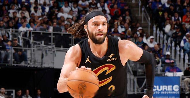 据NBA记者Evan Sidery报道，消息源透露，克利夫兰骑士正在积极寻找球队