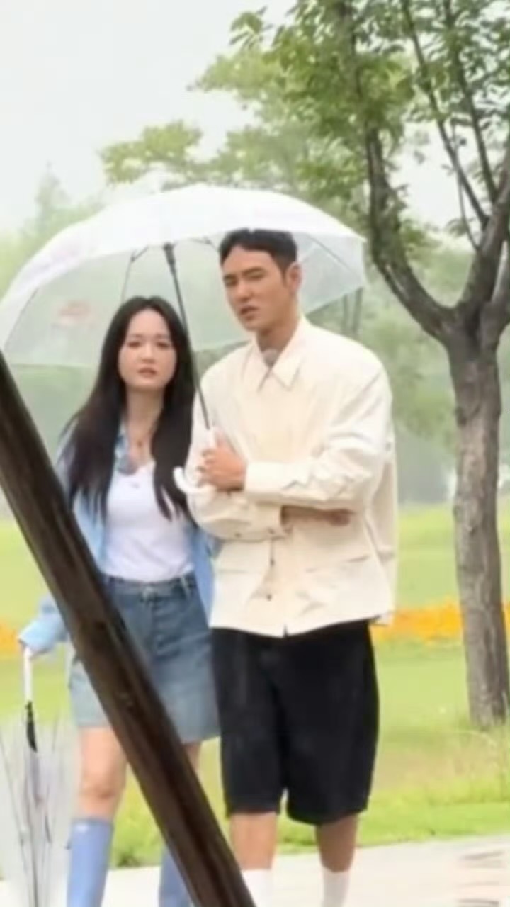 等不到双子座～流星雨～洒满天际～先点燃九支仙女棒～代替～ ​​​