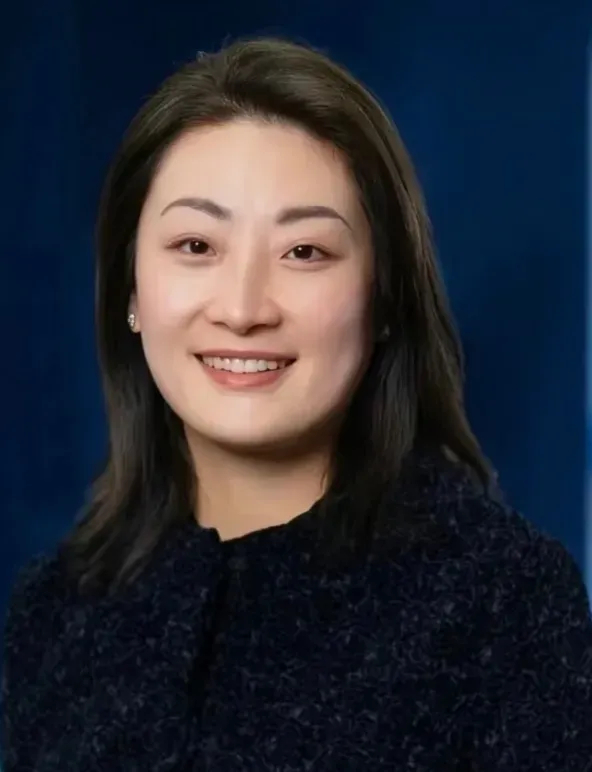 宗馥莉，这个雅致的名字，源自她妈妈的灵感。记得看过一篇报道说，宗馥莉的妈妈施幼珍