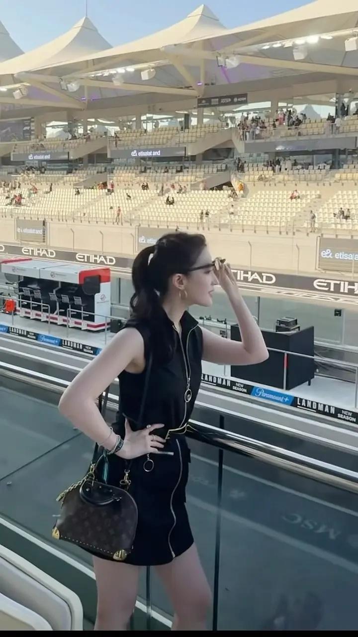 刘亦菲今天的状态好好 好酷好美😍 