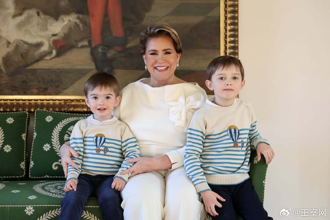 卢森堡王室 🇱🇺3月25日，卢森堡王室发布2026年度全家福照片，这像素和横