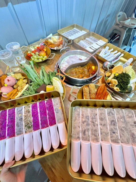 虾滑当饭吃的快乐谁懂啊！！人均几十