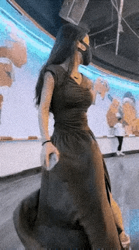 1：一直觉得，会玩轮滑是最潇洒的。特别特别是像这样长发飘飘的小姐姐。
2：说出来