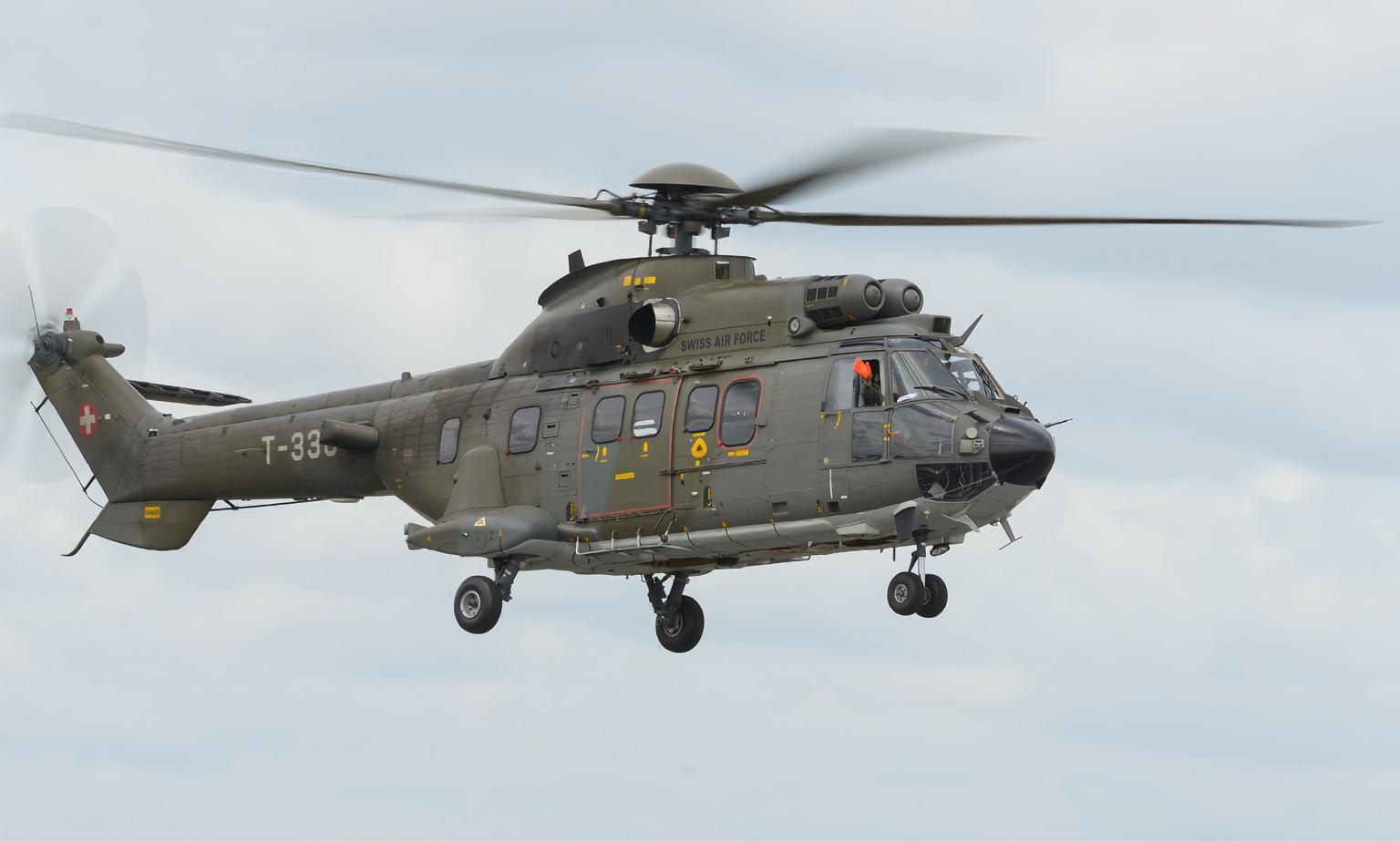 每天认识一件兵器 法国SA 532“美洲狮”通用直升机AS 532是法国国营航宇