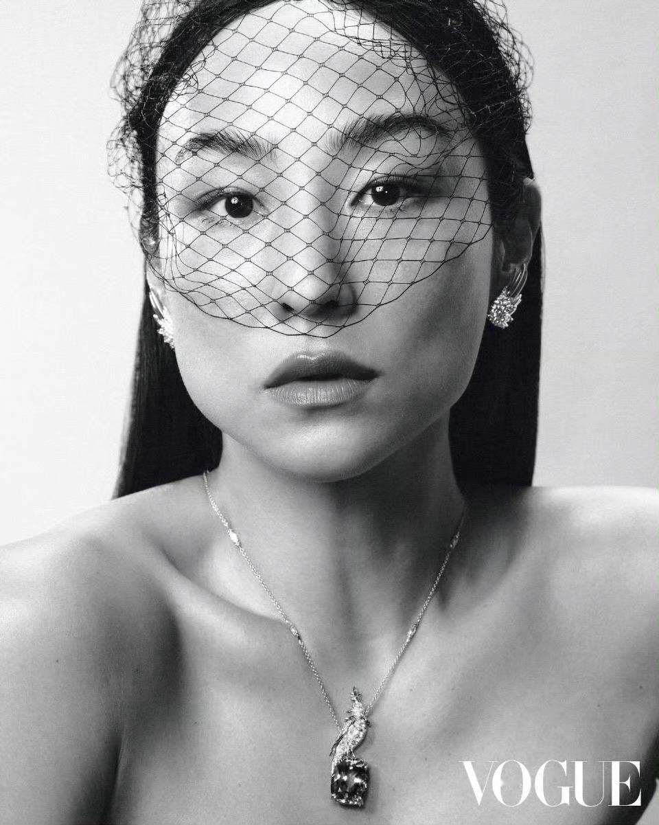 演员格蕾塔·李Greta Lee韩版《VOGUE》2026年1月开年刊封面Tif