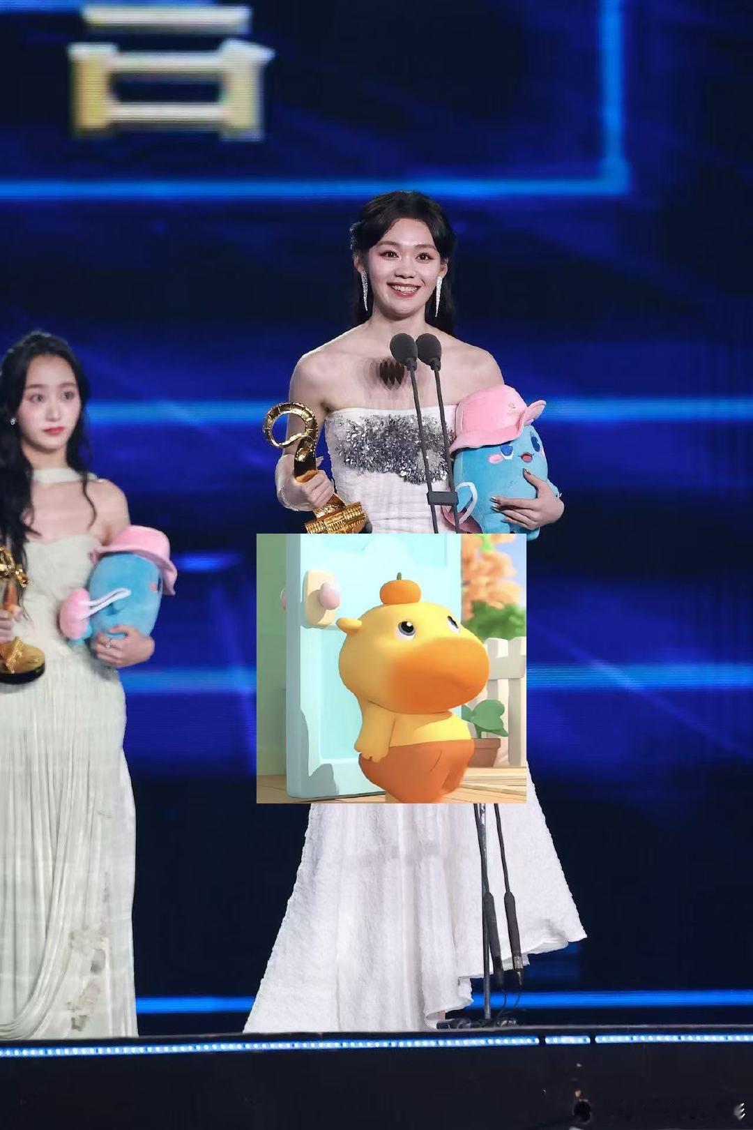 段奥娟何洛洛合唱段奥娟何洛洛合唱舞台段奥娟何洛洛合唱《爱我的人呐》舞台 ​​​