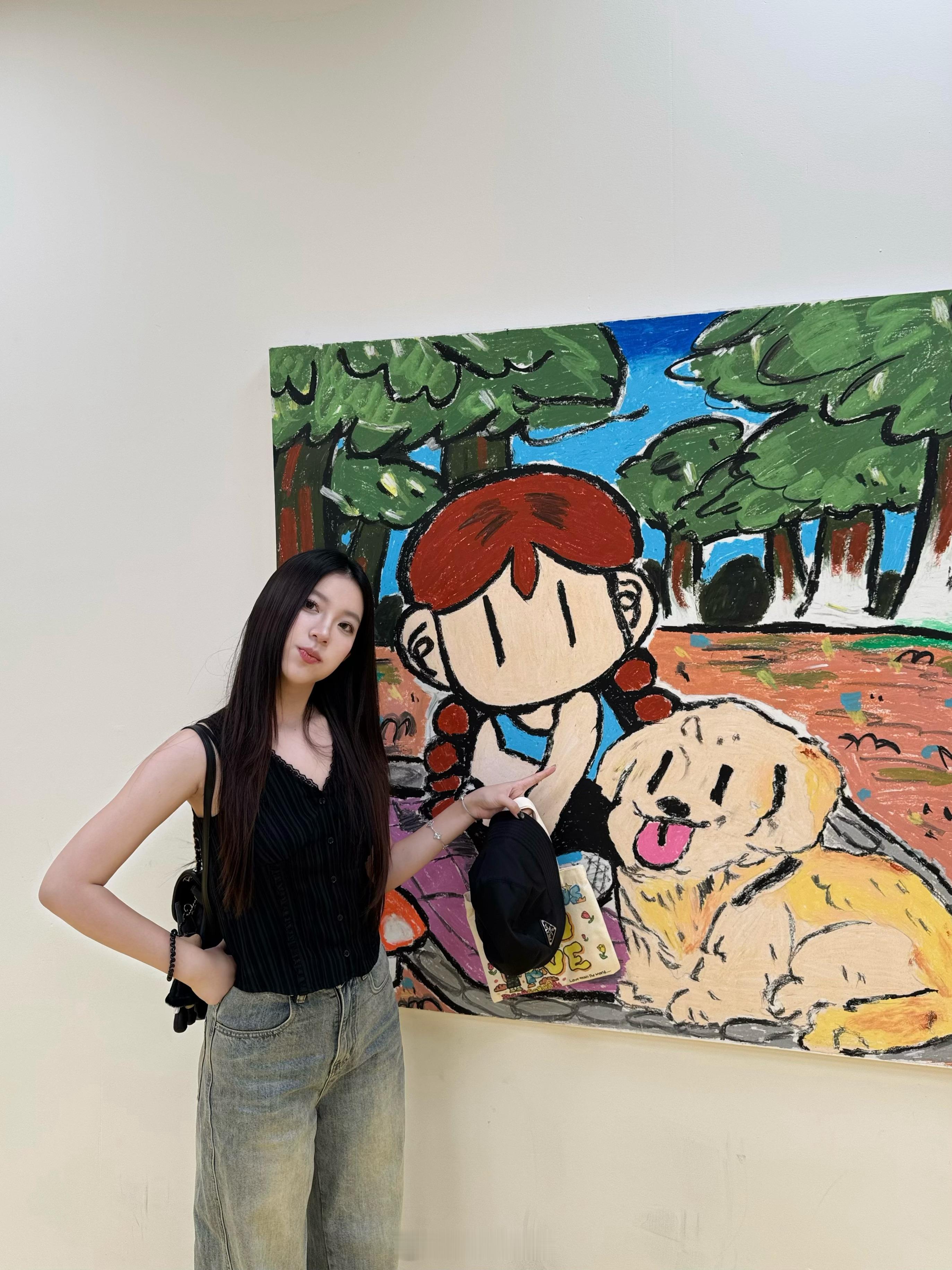 终于来看n老师的展了！也买到了最喜欢的那副画！yeah！！ ​​​