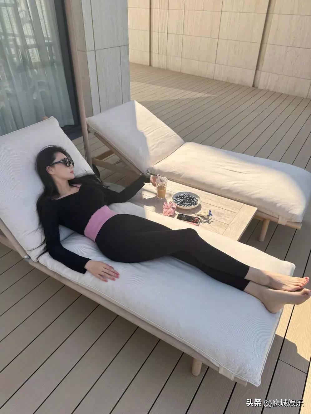 张馨予翻车了！马甲线背后竟是