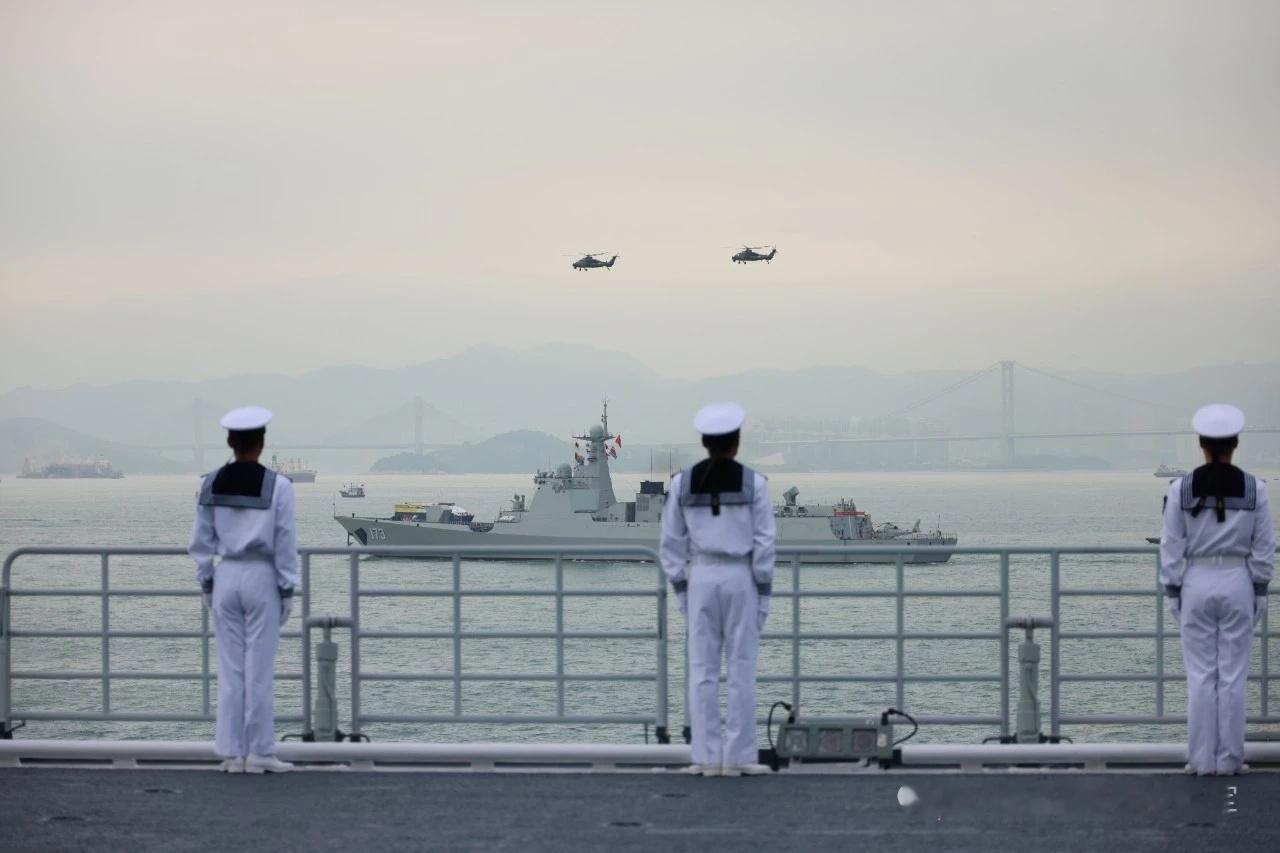 海南舰编队返航结束访问香港，海南舰、长沙舰启程返回湛江，舰艇开放期间累计约150