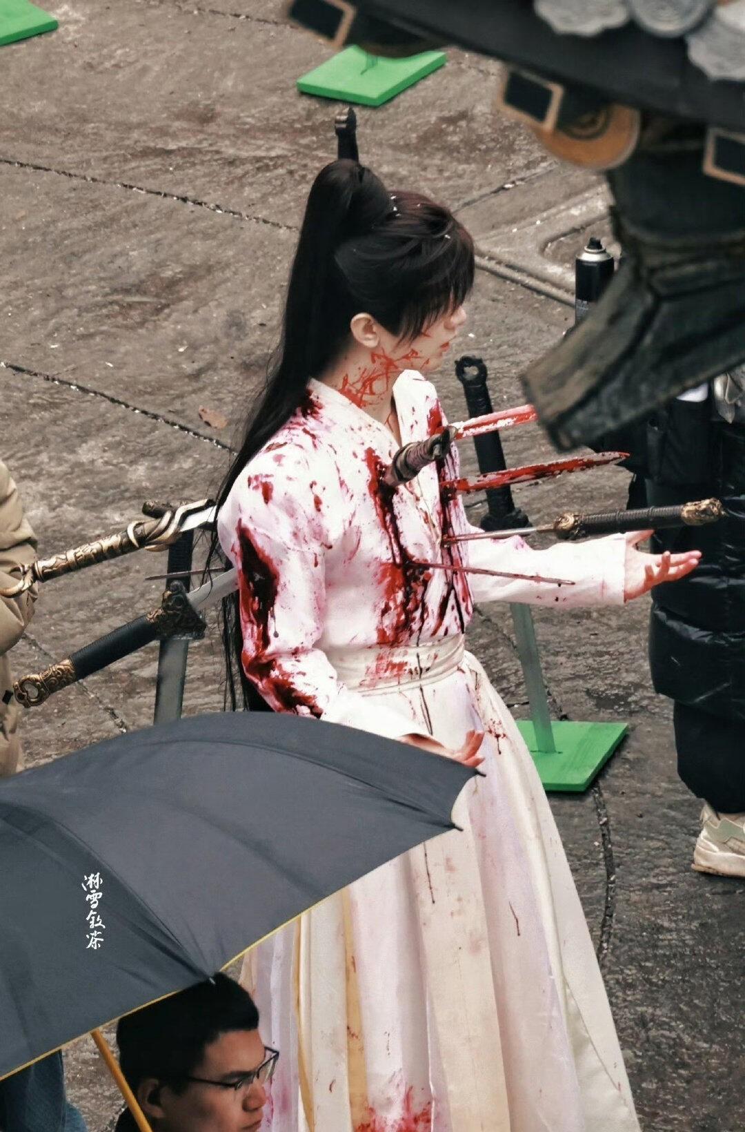 成毅拍戏，真打。
不靠威亚，不找替身，拳脚都自己扛。
哭戏能让你跟着心颤，打戏能