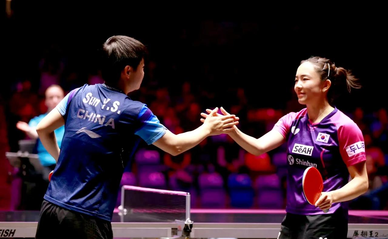 孙颖莎、王曼昱晋级16强！
10月31日凌晨，#WTT法兰克福冠军赛2023#，