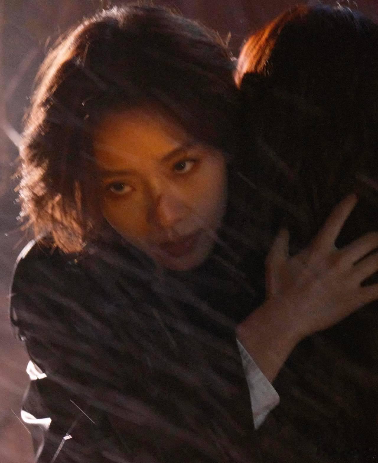 对王晓赟子的反差没有抵抗力 谁懂王晓赟子这反差的魅力啊！剧里她是勇敢无畏的女战士